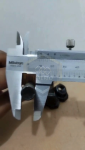 BAUT MUR BAJA M10 X 100 FULL DRAT PANJANG 10CM KUNCI 17 10 CM BAUD HTB GRADE 8.8 HITAM M10X100 10X100 10 X 100 DIAMETER DRAT 10MM PITCH DRAT 1.5 SEKRUP SKRUP