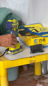 Máy Khoan Pinneng 20v Không Chổi Than - Chân Pin Phổ Thông Đầu Kẹp Auto Clock  Có  Khóa Trục ( Hàng Nội Địa )