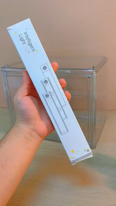 ตู้โชว์สินค้า 3 ชั้น แบบ อคริลิค ไม่ใช่โชว์ของสะสม แต่มีดิจิทัลตู้โชว์โมเดล Modelbox และฟิกเกอร์ Art Toy ซ้อนทับได้