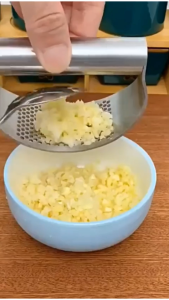 Dụng Cụ Ép Tỏi Bằng Thép Garlic Press