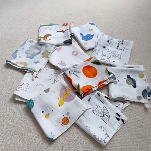 ผ้าเช็ดหน้าเด็ก ผูกคอช่วยเสริมสร้างความงาม ผ้าผูกคอเด็ก ผ้าซับน้ำลาย ผ้าเช็ดหน้าเด็กมัสลิน ผ้าเช็ดหน้าเด็กอนุบาล