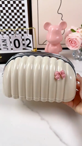 ONE-C1112 Kotak Tisu Bentuk Kerang dengan Pegas Serbaguna / Tissue Box Stylish Glossy / Mini Pouch