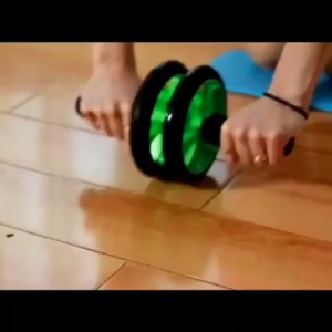 ลูกกลิ้ง บริหารหน้าท้อง 16 cm(สีดำ) ลูกกลิ้งฟิตเนส แบบล้อคู่ ฟรีแผ่นรองเข่า บริหารหน้าท้อง