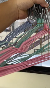 Hoptech ไม้แขวนเสื้อเหล็กไร้สนิมเคลือบซีลิโคน 1 แพ็ค 10 ชิ้น มีให้เลือกถึง 10 สี 【พร้อมจัดส่งในไทย】