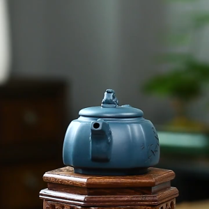 Ấm Tử Sa Nghi Hưng Long Hàng Thiên Hạ Khắc Trúc 280 ml (Thiên Thanh Nê)