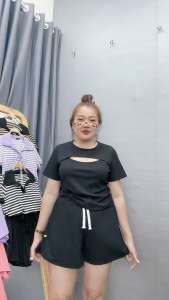 Set Đồ Bộ Bigsize Nữ Áo Thun Tay Ngắn Xẻ Ngực Và Quần Đùi Thun Chất Gân Tăm Co Giãn Mát Mẻ Bigsize Cô Nhỏ SXE