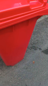 Thùng rác công cộng để ngoài trời 120L - màu đỏ có bánh xe