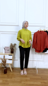 Blouse Polo Linen LAURA: Kemeja Wanita Nyaman & Elegan