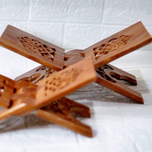 Rekal Kayu Al Quran Ukiran Arab Iqro Sedang Kecil