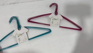 Gantungan Baju Warna-Warni & Anti-Karat: HATAYASHOP