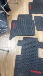 Thảm lót sàn cao su đúc xe Toyota INNOVA 2018- 2023 cao cấp loại đúc dày theo xe không mùi