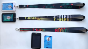 สายคล้องคอพร้อมกรอบพลาสติกใส่บัตร 7-11 ขนาด 20 มม. แบบใหม่ พร้อมส่ง COD