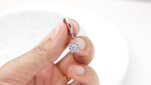 555jewelry ต่างหู ห่วง สแตนเลส สตีล แท้ แฟชั่น ผู้หญิง ดีไซน์ ดอกไม้ ประดับเพชร CZ รุ่น MNC-ER1619