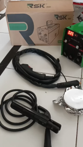 Mesin Las IZUMI MIG130 Tanpa Gas MIGi 130 A Gasless Welding Machine Flux Core 3 Fungsi MIG MMA TIG 130A - BONUS Kawat MIG Flux Core Tanpa Gas (1KG) - Irit Listrik, Kapasitas Pengelasan 130 Ampere (EXPORT)