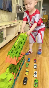 Mainan Anak Dinosaur Catapult Car 2M Free 10 Mobil Metal