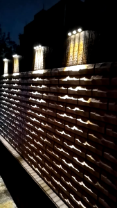 【Free Shipping】Solar Fence Light Outdoor Waterproof Automatic Sensor Wall Lamp for home Courtyard Gate village Street garden villa decoration 太阳能户外壁灯