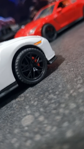 Diecast Miniatur Mainan Mobil Sedan Metal Nissan GTR R35 Buka Pintu LED Suara 1/32