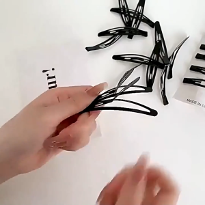 Kẹp tóc mái bật bấm dài 6cm bấm màu đen trơn - 2 kiều loại 6cm (Vỉ 12 Cái)-NIEVE