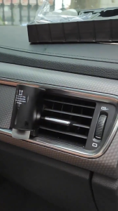 เครื่องพ่นน้ำหอม อัตโนมัติ แถมน้ำหอมฟรี สเปรย์ปรับอากาศ น้ำหอมปรับอากาศ อโรม่า A19 automatic car aroma perfume เครื่องอโรม่า น้ำหอมในรถ ชาร์จแบต Type-C