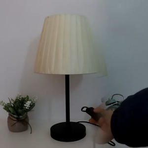 Đèn bàn chao sắt đèn bàn hình tam giác decor mọi không gian sống