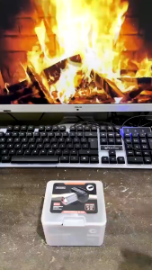 Senter Kepala LED Zoom 60 Watt 1000 Lumen Aoki AK-3675A/AK-3576K Pro Cahaya Putih Dan Kuning Waterproof Batre 3000mAh Tahan Hingga 20 Jam Plus RechargePro dengan USB-C 60W Fokus & Penyebaran Zoom