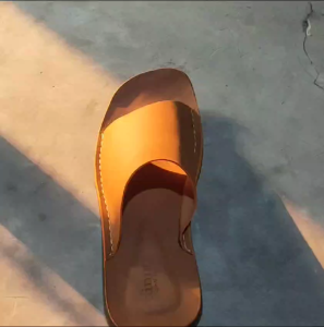 Dinnor Sandal Slop Kulit Sapi Pria