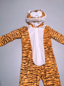 ชุดแฟนซีเด็ก เสือโคร่ง มาเป็นบอดี้สูทตัวยาวมีฮู้ดเป็นหน้าเสือ 3D (FANCY407)