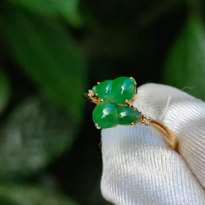 18k setting Natural Type A Jadeite Ring Crafted with two premium fine green gourd and diamonds with certificate weigh 1.50 grams 8 * 4.8 * 2.1 mm Finger size 16.1 mm (18kring12)