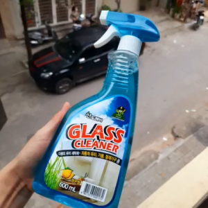 Xịt lau kính sạch sâu bảo vệ kính nước lau kính đa năng Glass Cleaner Hàn Quốc 600ml