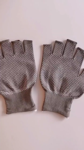 MOTUS 1 Pair Outdoor Sports Anti-Slip Cycling Running Fishing Driving Gloves Touchscreen Nylon Two Finger Gloves for Men & Women