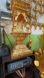 บุษบกไม้สัก สูง 180xกว้าง 45xลึก 45cm สำหรับ พระ หน้าตัก  7-8 -9 นิ้ว  ปิดทองคำเปลวส่องประกายสุกปลั่ง ฐานวางพระ ซุ้มพระ