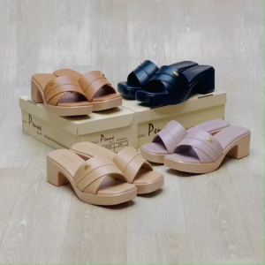 [🥇ของแท้100%🚛ส่งด่วน👠ส้น 2.5 นิ้ว] Penne รองเท้าเพื่อสุขภาพหญิง รองเท้าแตะหนัง รองเท้าสวมเล่นส้นสูง รุ่น A081-7833 สวย นุ่มเบา สบายเท้า