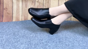 Lika Glory Low - Sepatu Pantofel Wanita Kulit Heels Formal Kerja Resleting Hitam Hak 5 Cm