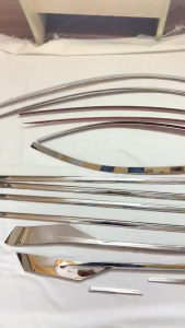 Nẹp viền chân kính cong kính xe TOYOTA AVANZA 2022 2023 2024 2025 chất liệu inox 304 sáng bóng