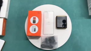 ใหม่ P21 พลิกโทรศัพท์มือถือ 2.4 นิ้ว HD หน้าจอ 4 ซิมการ์ดวิทยุ FM ไฟฉาย Blacklist 2G คุณสมบัติพับโทรศัพท์