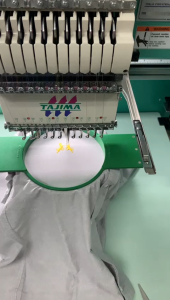 Embroidery Rabbit Logo Collar T-Shirt for Men/Women with regular cutting