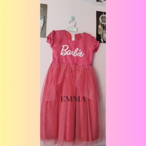 (FREE MAHKOTA) GAUN PESTA ANAK PEREMPUAN USIA 3 - 8 TAHUN/GAUN PESTA ULANG TAHUN MOTIF TULISAN BARBIE MODEL KEKINIAN TERBARU-COD\\n\\nGaun pesta anak perempuan usia 3-8 tahun merupakan pilihan tepat untuk acara-acara spesial seperti ulang tahun atau pesta formal. Model terbaru gaun pesta anak perempuan dengan motif karakter kepala Barbie dan tulisan Barbie sangat populer dan cocok untuk anak-anak usia tersebut.\\n\\n Gaun Pesta Anak Perempuan Usia 3-8 Tahun\\n\\n Dress Motif Karakter Kepala Barbie\\n\\nDress motif karakter kepala Barbie adalah pilihan yang tepat untuk anak perempuan usia 3-8 tahun. Motif karakter kepala Barbie ini menampilkan gambaran wajah Barbie yang lucu dan imut, cocok untuk anak-anak yang menyukai karakter Barbie.\\n\\n Model Terbaru Gaun Pesta Anak Perempuan\\n\\nModel terbaru gaun pesta anak perempuan usia 3-8 tahun sangat beragam dan menarik. Beberapa model terbaru yang populer adalah gaun pesta dengan motif tulisan Barbie dan gaun pesta ulang tahun tutu terbaru.\\n\\n Gaun Pesta Ulang Tahun Motif Barbie\\n\\n Motif Tulisan Barbie\\n\\nMotif tulisan Barbie adalah salah satu model terbaru yang populer untuk gaun pesta ulang tahun anak perempuan usia 3-8 tahun. Motif tulisan Barbie ini menampilkan gambaran tulisan \"Barbie\" yang lucu dan imut, cocok untuk anak-anak yang menyukai karakter Barbie.\\n\\n Gaun Pesta Ulang Tahun Tutu Terbaru\\n\\nGaun pesta ulang tahun tutu terbaru adalah model terbaru yang sangat populer untuk anak perempuan usia 3-8 tahun. Model ini menampilkan gaun pesta dengan bagian bawah yang berbentuk tutu, cocok untuk acara-acara spesial seperti pesta formal atau ulang tahun.\\n\\n Model Kekinian Terbaru\\n\\nModel kekinian terbaru untuk gaun pesta anak perempuan usia 3-8 tahun sangat beragam dan menarik. Beberapa model kekinian terbaru yang populer adalah gaun pesta dengan motif tulisan Barbie dan gaun pesta ulang tahun tutu terbaru.\\n\\n Belanja Online & COD\\n\\n Keuntungan Belanja Online\\n\\nBelanja online merupakan pilihan yang tepat untuk membeli gaun pesta anak perempuan usia 3-8 tahun. Beberapa keuntungan belanja online antara lain kemudahan dalam mencari produk, harga yang lebih murah, dan pengiriman yang cepat.\\n\\n Cara COD\\n\\nCOD (Cash On Delivery) adalah metode pembayaran yang memungkinkan pembeli membayar produk saat barang sampai di tangan. Metode pembayaran ini sangat cocok untuk pembeli yang ingin memastikan kualitas produk sebelum membayar.\\n\\n Tips Memilih Gaun Pesta Anak Perempuan\\n\\nBerikut ini beberapa tips memilih gaun pesta anak perempuan usia 3-8 tahun:\\n\\n- Perhatikan ukuran dan kenyamanan gaun\\n- Pilih model terbaru yang sesuai dengan selera anak\\n- Perhatikan bahan dan kualitas gaun\\n- Bandingkan harga dan kualitas gaun dari berbagai toko online\\n\\nGaun pesta anak perempuan usia 3-8 tahun dengan motif karakter kepala Barbie dan tulisan Barbie merupakan pilihan tepat untuk acara-acara spesial seperti ulang tahun atau pesta formal. Model terbaru gaun pesta anak perempuan sangat beragam dan menarik, sehingga Anda dapat memilih model yang sesuai dengan selera anak. Belanja online dan COD adalah metode pembayaran yang aman dan mudah, sehingga Anda dapat membeli gaun pesta anak perempuan dengan nyaman.\"\n}