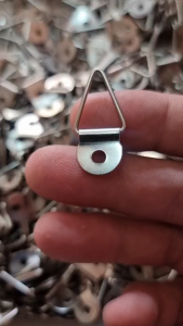 หูแขวนกรอบรูปแบบพับได้ขนาดกลางพร้อมน็อตสกรู