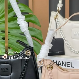 กระเป๋าแฟชั่น กระเป๋าทรงพอชดีเทลโซ่หน้า งานoutlet New Collection สินค้ามาใหม่ชนช็อปSALE 60-70%OFF แท้outlet💯สวยตรงปก