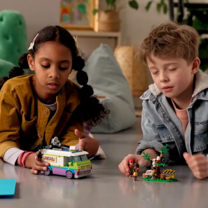 Lego Friends 41749 Newsroom Van (446pieces) 6+