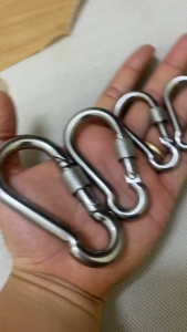 Móc khóa carabiner bằng thép không gỉ 304 phi 56810 dùng khi đi cắm trại