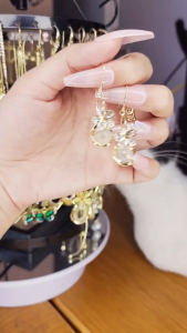 Bông tai hình hoa đính đá mắt mèo sang chảnh kiểu dáng LQ519 xu hướng mới phong cách thanh lịch thích hợp đi tiệc BSTKL - [NaLa Shop]