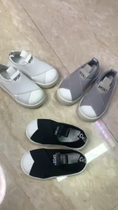 เทคโนโลยี รองเท้ากีฬาเด็ก/ผู้ชาย/หญิง นุ่มสบาย ระบายอากาศ พื้นกันลื่น จากคลังสินค้าในประเทศไทย