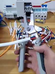 Tang Dekrustasi Alat Pemotong Pengupas Kabel Multifungsi Alat Perbaikan Kawat Kabel Alat Tang Dekrustasi Kabel Pngupas Kawat - SenseAcc