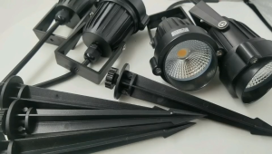 3W 5W COB LED สนามหญ้าไฟสวนฟลัทไลท์กลาง เพื่อเสนอผลไฟสวนฟลังก์ชันกลาง หรือใช้ในการแสดงอารมณ์ ในลานสนามหญ้าโคมไฟสปอตไลท์ 220V