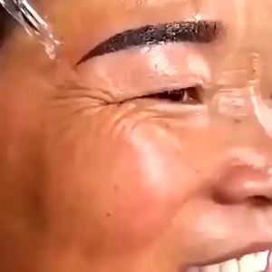 Serum Anti Penuaan: Mengangkat & Mengencangkan Kulit