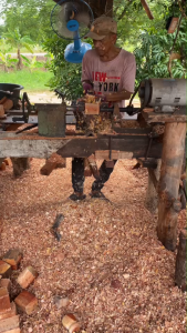 ครกไม้เล็กขนาดกว้างปากครก3นิ้ว สูง3นิ้ว ครกแก่นไม้น้ำเกลี้ยง ไว้ตำหมากหรือของเล่นเด็ก