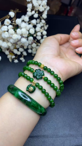 vòng tay nữ dáng chuỗi đá diopside tự nhiên vip mix charm túi tiền ngọc cẩm thạch bọc vàng cỏ 4 lá ngọc cẩm thạch charm cầu kim tiền vàng vòng tay đá phong thủy hợp mệnh hỏa mệnh mộc trang sức thiết kế đủ hóa đơn thẻ bảo hành