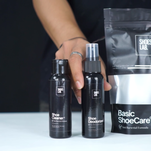 Paket Cuci Sepatu Basic Shoe Care 2in1Parfume Sepatu dan Cleaner Anti Bacterial Formula 100Ml