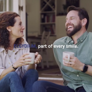 ELGYDIUM Sensitive Toothpaste+CLINIC 15/100 Extra Soft Toothbrush